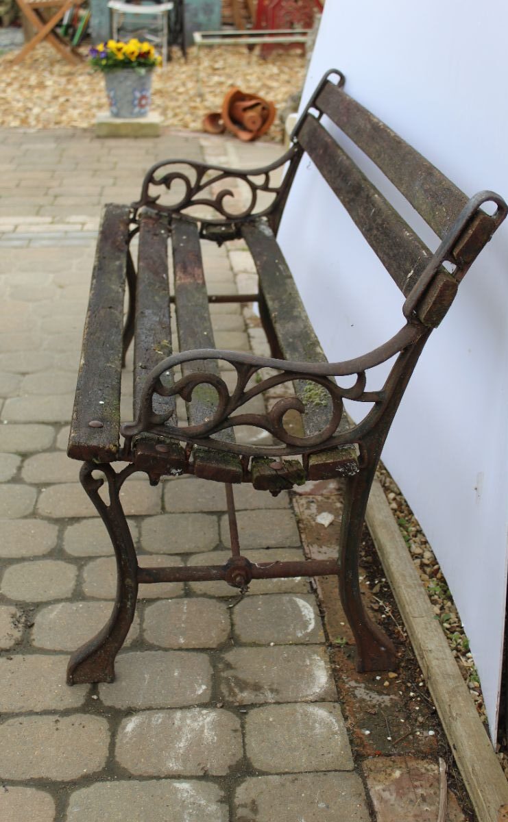 Weathered garden bench - Image 5