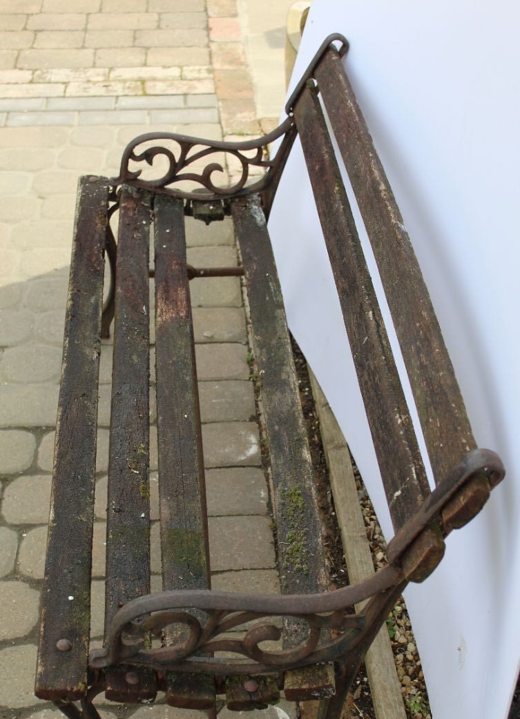 Weathered garden bench - Image 6